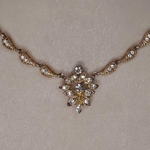 👛2/$20👛Elegant Crystal Necklace by Napier 18" - Picture 3 of 8